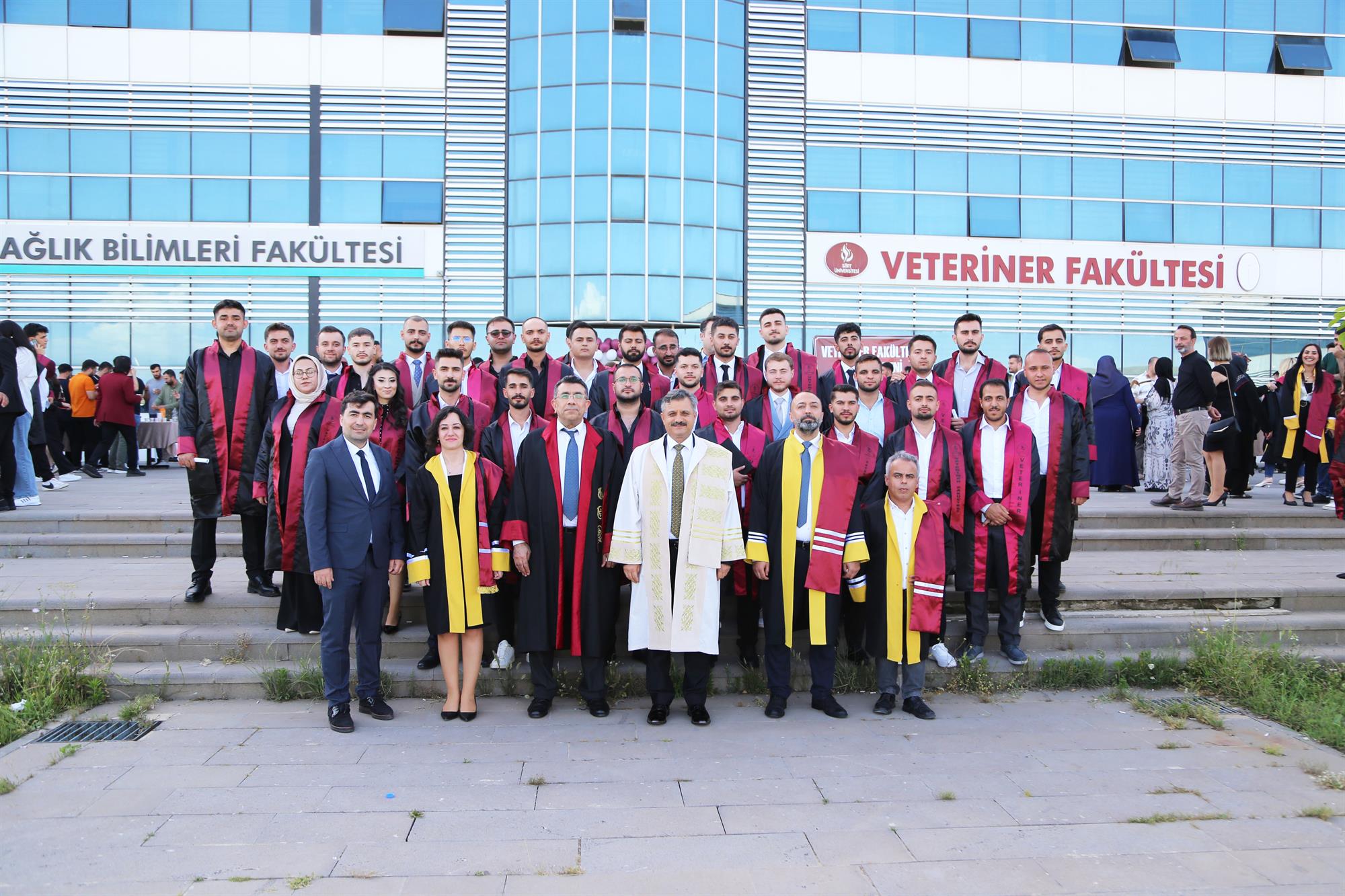Veteriner Fakültesi Öğrencilerimizin Mezuniyet Coşkusu